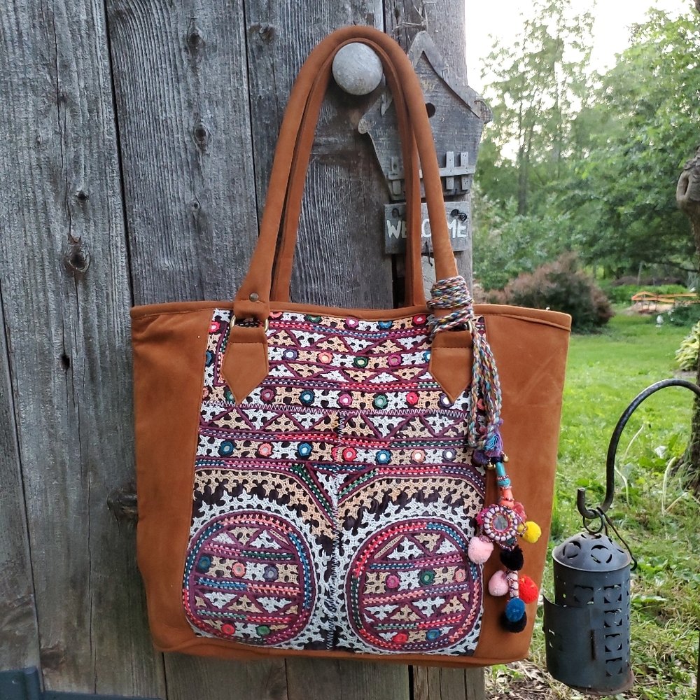 Artisan Banjara free spirit boho Hippie vegan faux suede embroidered bag vtg